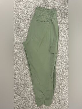 Kyodan Women’s Olive Green Cargo Joggers with Elastic Waist Small Petite
